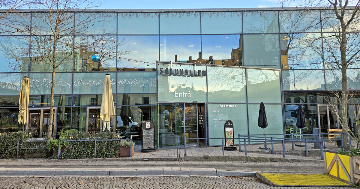 Entrén till Lunds saluhall från Botulfsplatsen